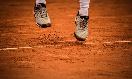 Adapter son jeu de tennis à la surface